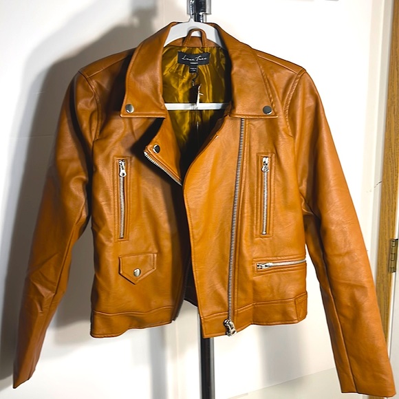 leather jacket. NWT size medium Juniors, cognac faux leather. - Picture 1 of 7